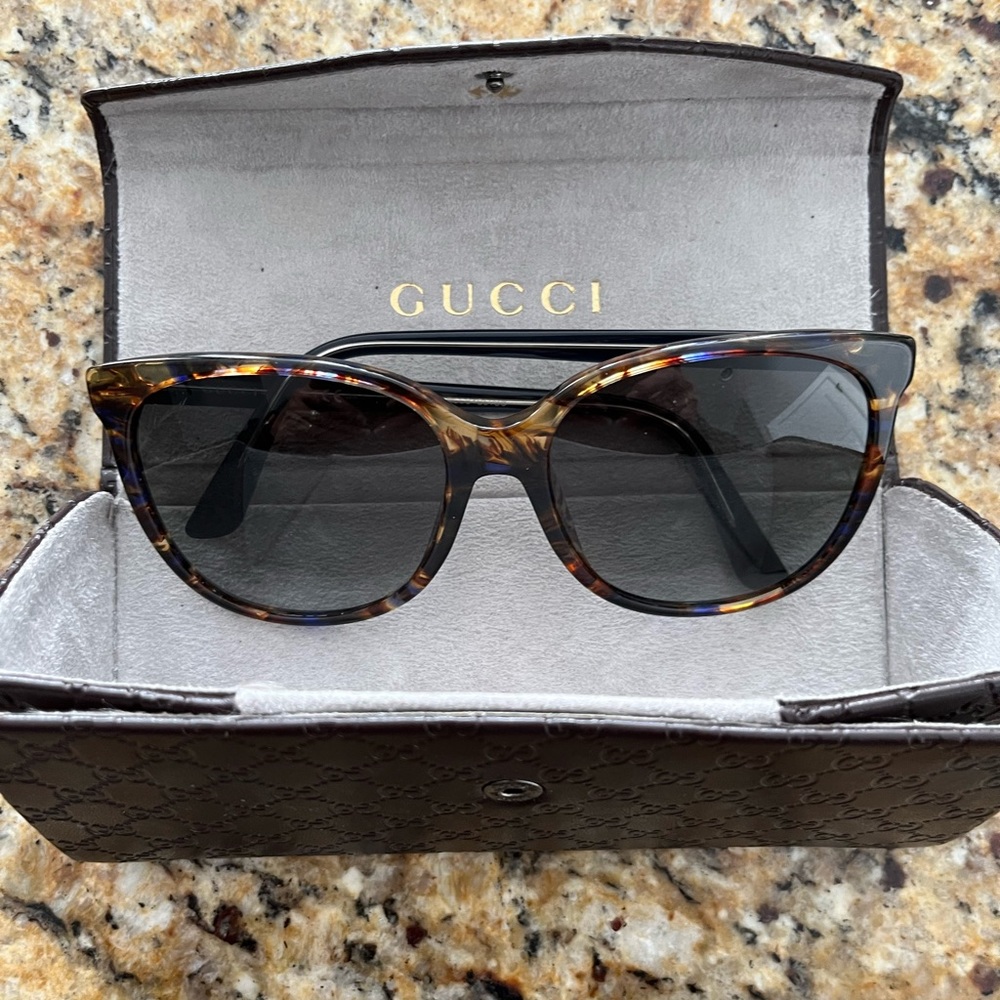 Gucci
100% Authentic Gorgeous Havana GG3754/F/S 17V/PT Rare Oversized Sunglasses